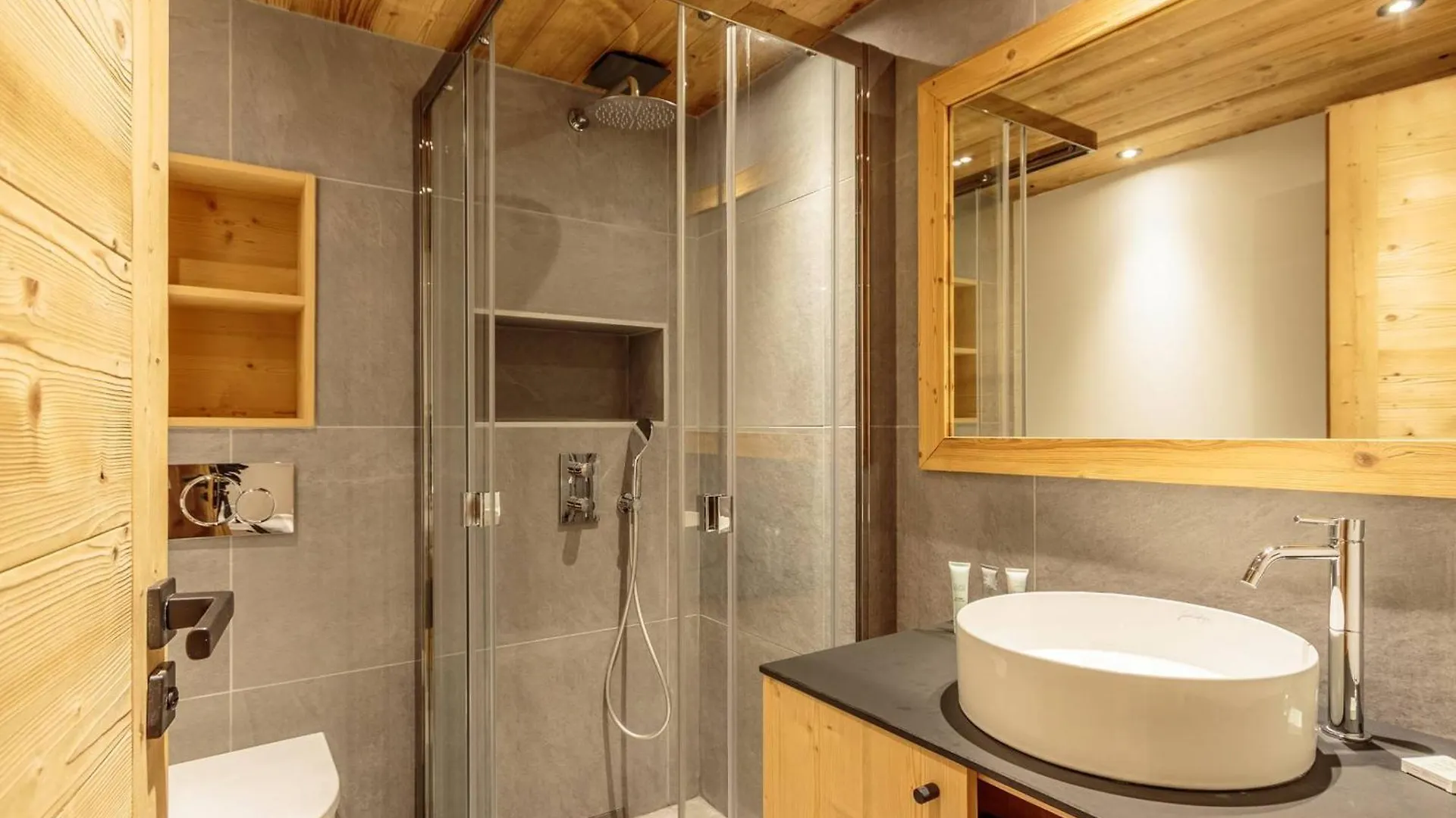 Chalet Renove Avec Spa, Piscine Et Parking, Pied Des Pistes - Fr-1-461-11 Saint-Martin-de-Belleville France